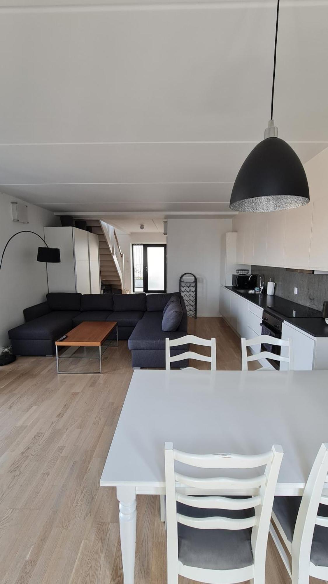 Two-story Four-room Lejlighed *